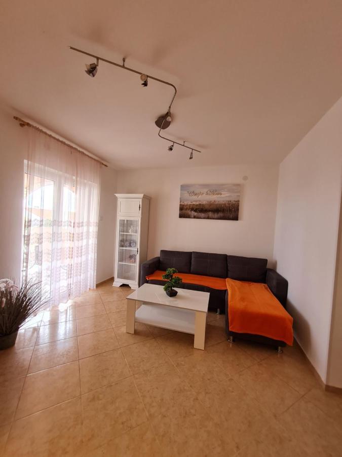 Apartman Joki 노비비노돌스키 외부 사진