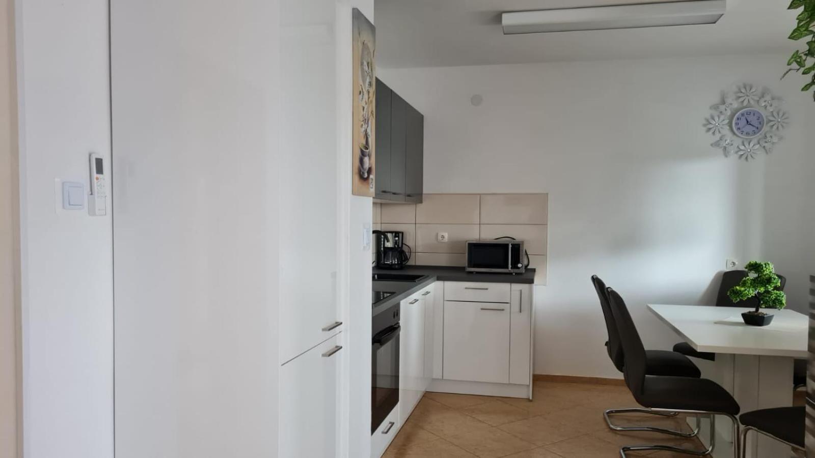 Apartman Joki 노비비노돌스키 외부 사진